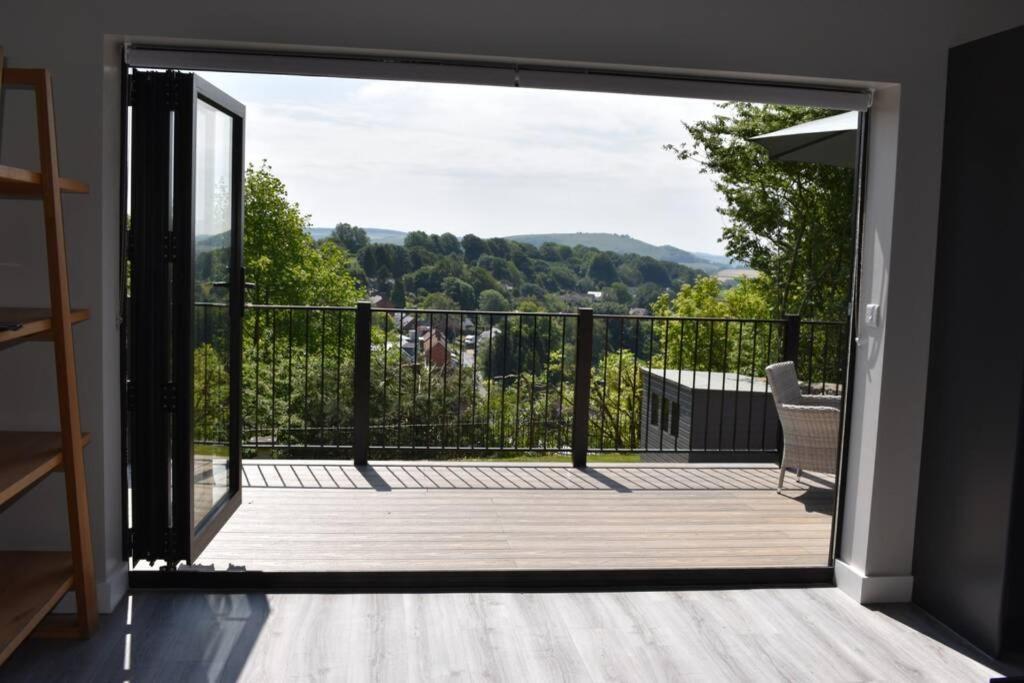 The View Villa Shaftesbury Exterior photo