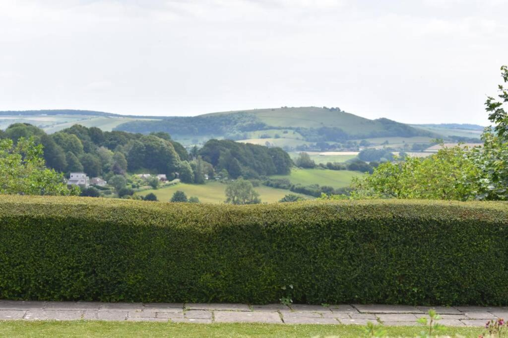 The View Villa Shaftesbury Exterior photo